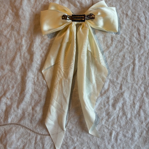 Black Ivory Set of Two Satin Hair Bows Barrettes - Picture 7 of 9